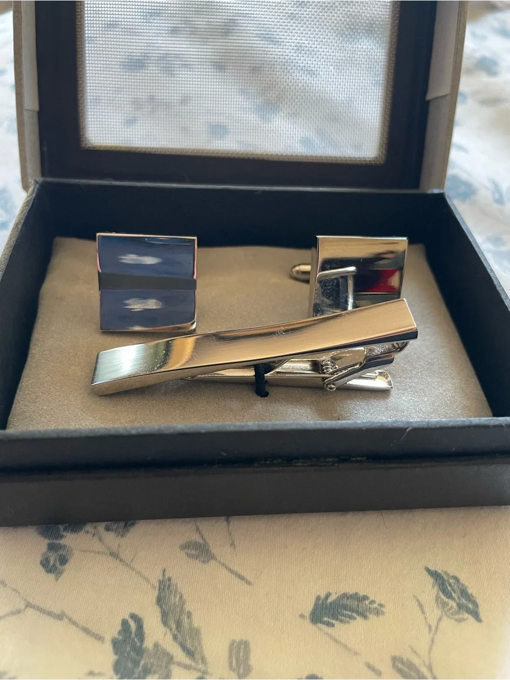 Sicura Men's Silver Tone Cufflink and Tie Clip Set New In Box